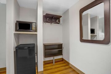 Room 21 of 39