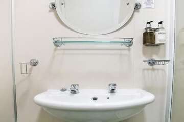 Bathroom sink