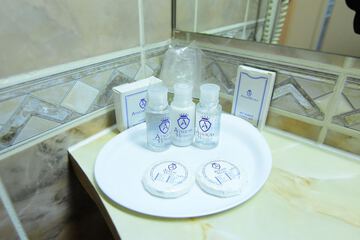 Bathroom amenities