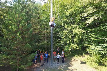 Ropes course (team building)