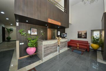 Check-in/check-out kiosk