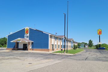 Super 8 by Wyndham Portage