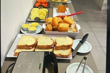 Breakfast meal