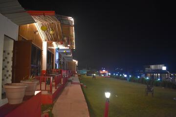 Front of property - evening/night