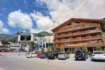 Photo 10