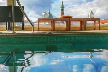 Indoor spa tub