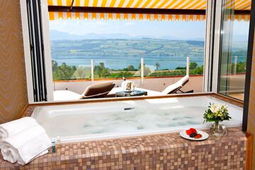 Jetted tub