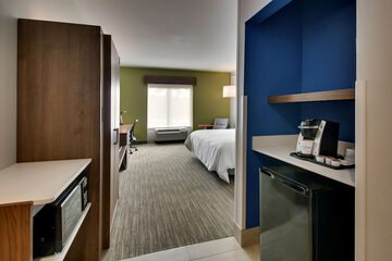 Room 43 of 61