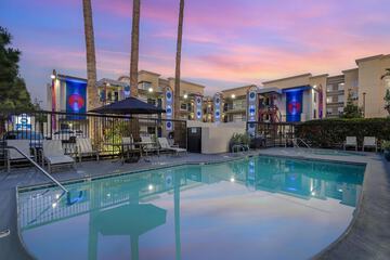 Best Western Courtesy Inn Hotel - Anaheim Resort at the Park