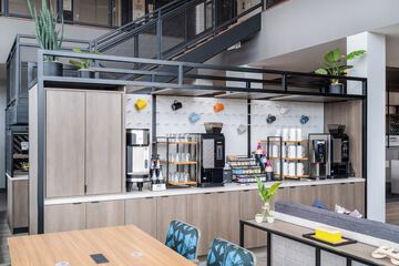 Breakfast/Coffee Service 66 of 76