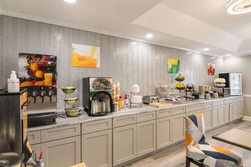 Breakfast/Coffee Service 42 of 48