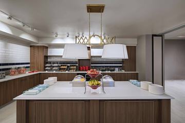 Breakfast/Coffee Service 39 of 44