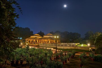 Banquet hall