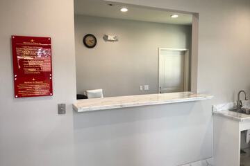 Check-in/check-out kiosk