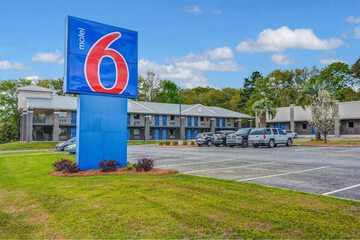 Motel 6 Moultrie GA