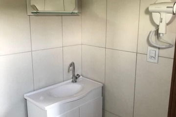Bathroom sink
