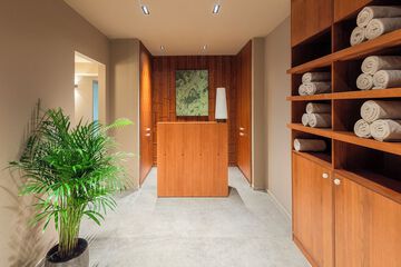 Spa reception