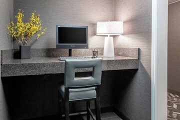 Business Center 20 of 21