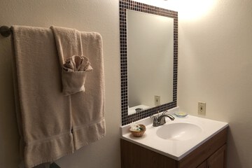 Bathroom sink