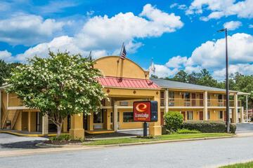 Econo Lodge Inn & Suites Columbus near Fort Benning