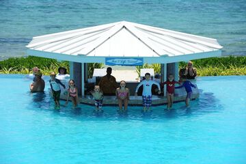 Infinity pool