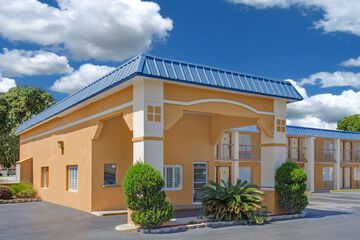 Super 8 by Wyndham Port Royal / Beaufort