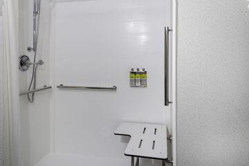 Room 15 of 36