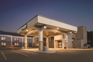 Country Inn & Suites by Radisson La Crosse, WI