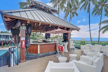 Poolside bar