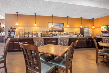 Breakfast/Coffee Service 67 of 80