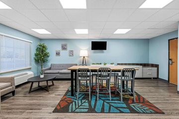 Hotel Interior 10 of 31