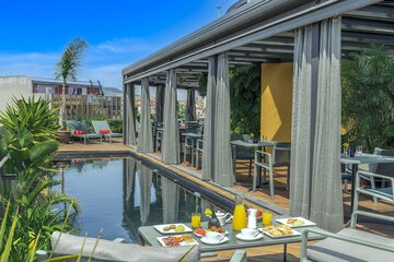 Rooftop pool