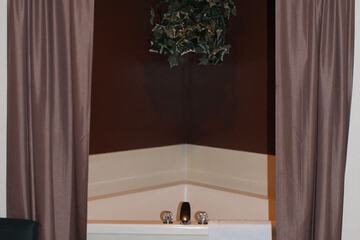 Private spa tub