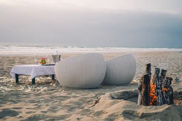 Couples dining