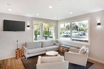 Hotel Interior 8 of 38