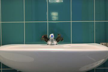 Bathroom sink