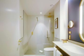 Bathroom shower