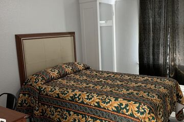 Room 32 of 38