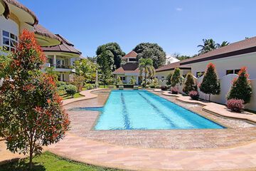 Exercise/lap pool