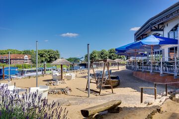 Poolside bar