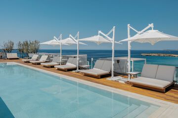 Rooftop pool