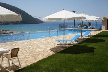 Infinity pool