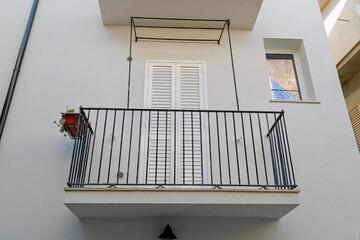 Photo 52