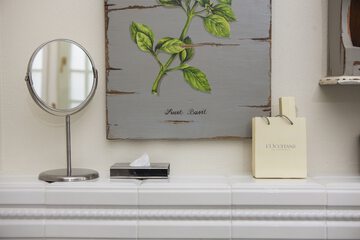 Bathroom amenities