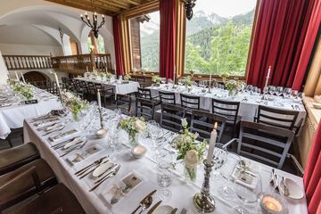 Banquet hall