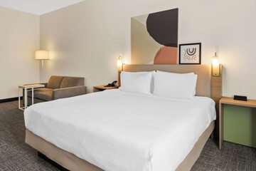 Room 21 of 34