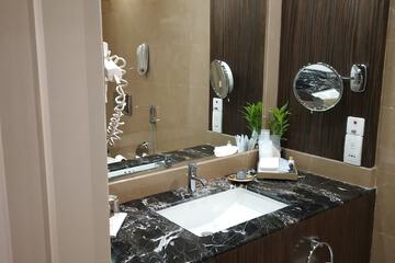 Bathroom sink