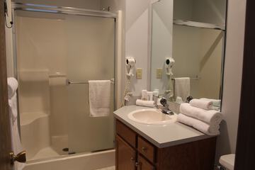 Room 103 of 119