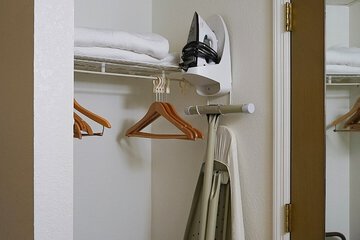 Iron/ironing board