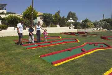 Mini-golf